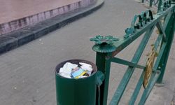 Eskişehir'de kırık duba çöp kutusuna dönüştü!