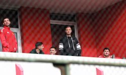 Maçı balkondan takip ettiler