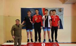 Bilecik’te güreşte gençlerden yoğun mücadele