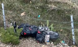 Bilecik’te kontrolden çıkan motosiklet köprüden aşağı uçtu