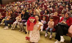 Kütahya’da ’Ecem ile Çilek Vantrolog Gösterisi’ne ilgi