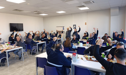 Eskişehir'de işçilerden kaşıklı protesto