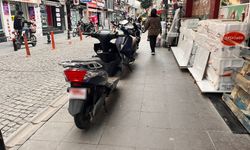Eskişehir'de kaldırma bırakılan motosikletler tepki çekti