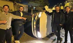 Eskişehir'de kaza sonrası sürücü kaçtı, gençler telefona sarıldı