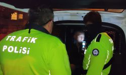 Eskişehir'de olaylı gece: Dur ihtarına uymayıp ekip otosuna çarptı