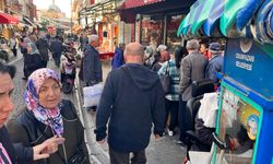 Eskişehir'de ucuz peynir için uzun kuyruklar oluştu!