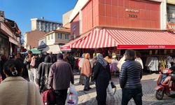 Eskişehir'de vatandaşın alışveriş rotası yine çarşı oldu!