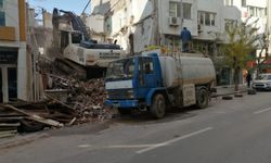 Eskişehir'de korkutan bina yıkımı