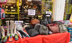 Eskişehir'de çeşit çeşit çantalar 500 liradan satışta