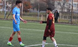 Alkışlar Birliksporlu futbolcuya