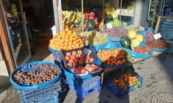 Eskişehir’de manav tezgâhları seyirlik oldu: Fiyatlar cep yakıyor!