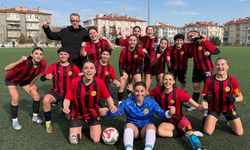 Dişi Şimşekler galibiyet hedefliyor