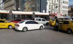 Eskişehir'de kazaya davetiye çıkartan kavşak