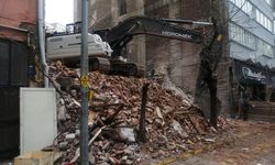 Eskişehir'de korkutan yıkım: Uzun araç kuyrukları oluştu