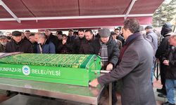 İsmail Kumru'nun annesi Fatma Kumru toprağa verildi