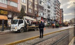 Eskişehir'de fırtına sonrası caddelerde düzenleme