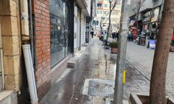 Eskişehir’de yaya güvenliği tehlikede: Kaldırımlar buz pistine döndü!