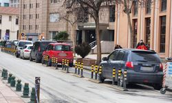 Eskişehir’de duyarsız sürücüleri dubalar engelleyemedi!