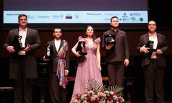 Anadolu Üniversitesi öğrencilerinden çifte başarı!