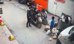 Eskişehir'deki bu görüntü gündem oldu: Üşeyen çocuğa ceketini verdi!