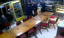 Çay evinde dehşet anları kameralara anbean yansıdı: Defalarca bıçakladı