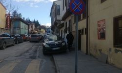 Eskişehir'de kaldırıma park isyanı: Uyarı tanımıyorlar