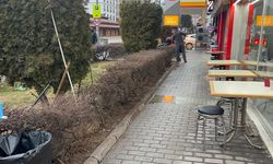 Eskişehir'de yan bakma kavgası kanlı bitti: 1'i ağır 2 yaralı