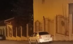 Eskişehir’de dar sokakta kaldırım ihlali dikkat çekti