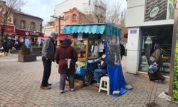 Eskişehir’de soğuk hava sokak satıcılarını vurdu!