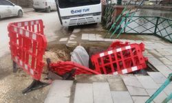 Eskişehir'de bariyerleri söküp attılar