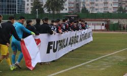 Sahaya ortak pankartla çıktılar