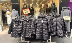 Eskişehir Asarcıklı Caddesi’nde bütçe dostu mont hamlesi