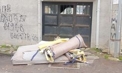 Eskişehir’de kaldırım ve yol kenarı çöplüğe döndü!
