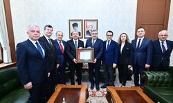 Sivrihisar Eğitim Vakfı'ndan Vali Yılmaz’a anlamlı ziyaret