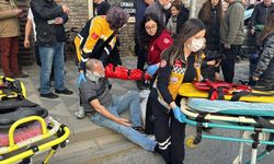 Eskişehir'de feci kaza: Otomobil yayaların arasına daldı