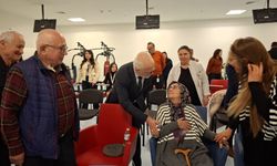 Eskişehir'de anlamlı buluşma: Çiçekler verildi, pasta kesildi