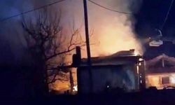 Hisarcık’ta samanlık yangını evi küle çevirdi