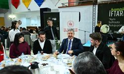 Vali Yılmaz, öğrencilerle iftar yaptı