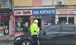 Eskişehir'de hatalı park trafiği kilitledi