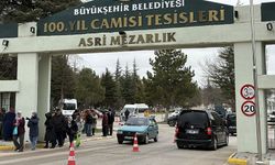 Eskişehir'de mezarlıklarda bayram yoğunluğu