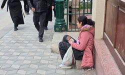 Eskişehir'de sokaklarda eğitim yerine 'Mendil' mesaisi