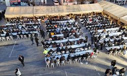 Eskişehir'in ilçelerinde kurulan iftar sofralarında binlerce kişi buluştu