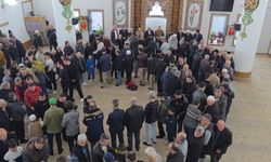 Eskişehir'de bayram namazı yoğunluğu: Yağmura rağmen camiler doldu taştı