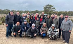 Emekliler 400 fidanı toprakla buluşturdu