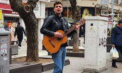 Sokak müzisyenleri Eskişehir’in ritmini yükseltiyor