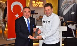 Hakan Şapcı’ya da plaket verildi