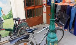Eskişehir'de bisiklet pasaj girişini kapattı