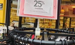 Eskişehir'de havalar ısındı, kışlık ürünlerde indirim başladı