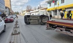 Eskişehir'de kaza: Otomobil yan yattı