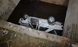 Eskişehir'de kaza: Otomobil sulama kanalına uçtu